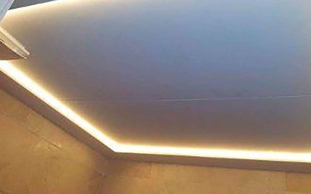 Antiguo- Techo con iluminación indirecta